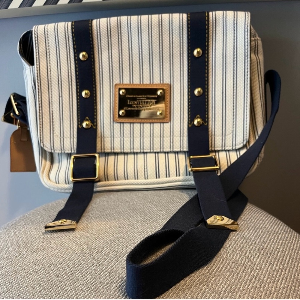 RARE Louis Vuitton Toile Antigua Besace PM